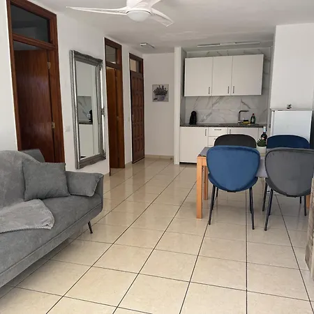 Apartment Americas Stunning Close To The Sea In Tenerife *